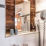 Eigerhome - The Mit Wellness - Griwa Rent Ag Apartment *